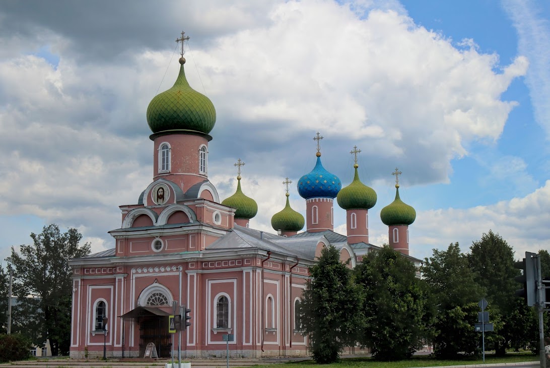 Спб тихвин на машине